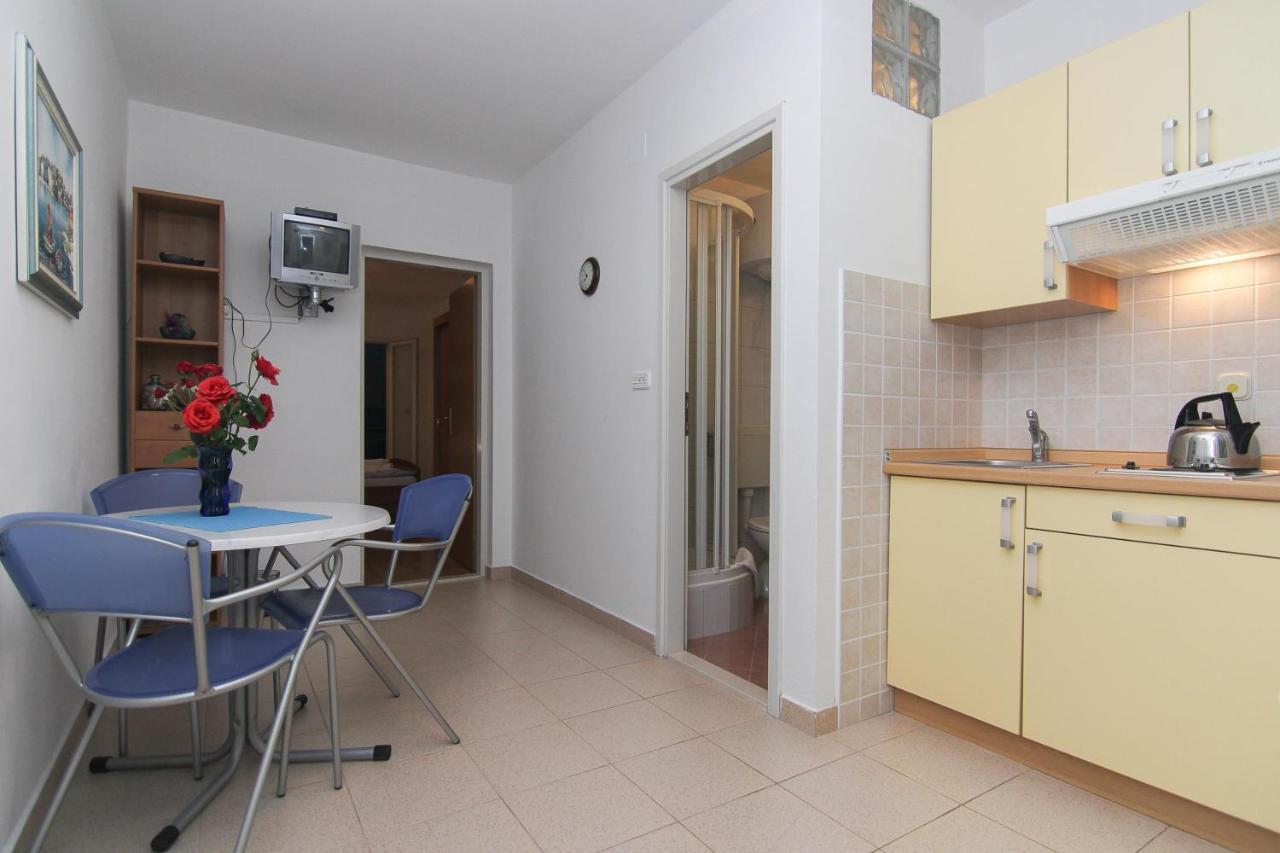 Apartments Villa Alex Podaca Buitenkant foto