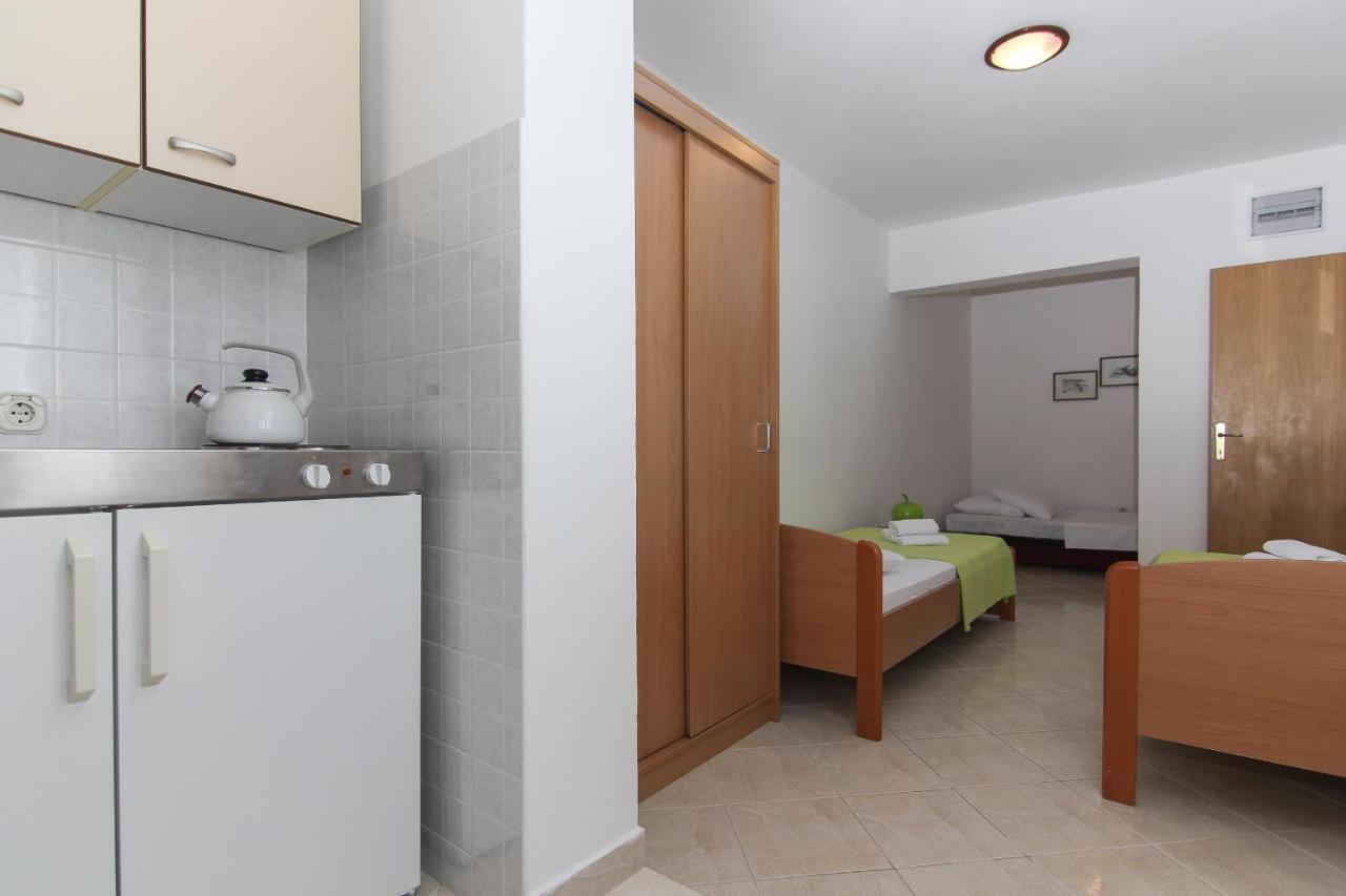 Apartments Villa Alex Podaca Buitenkant foto